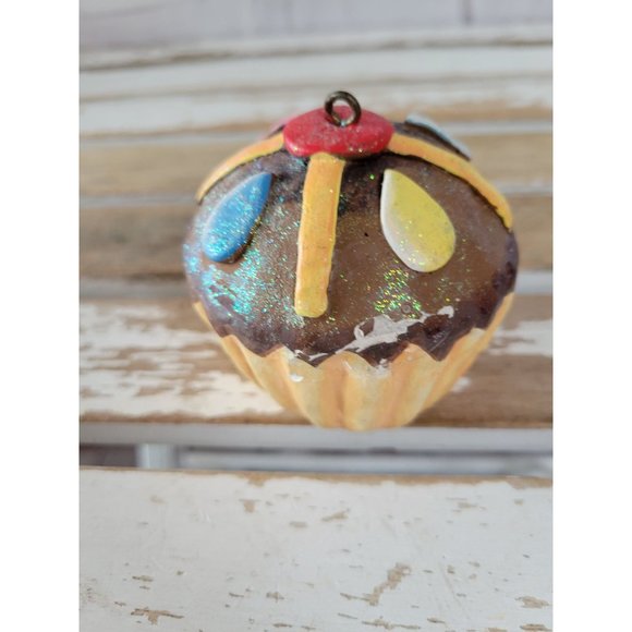 Cupcake vintage baking Baker ornament as is - Picture 2 of 6